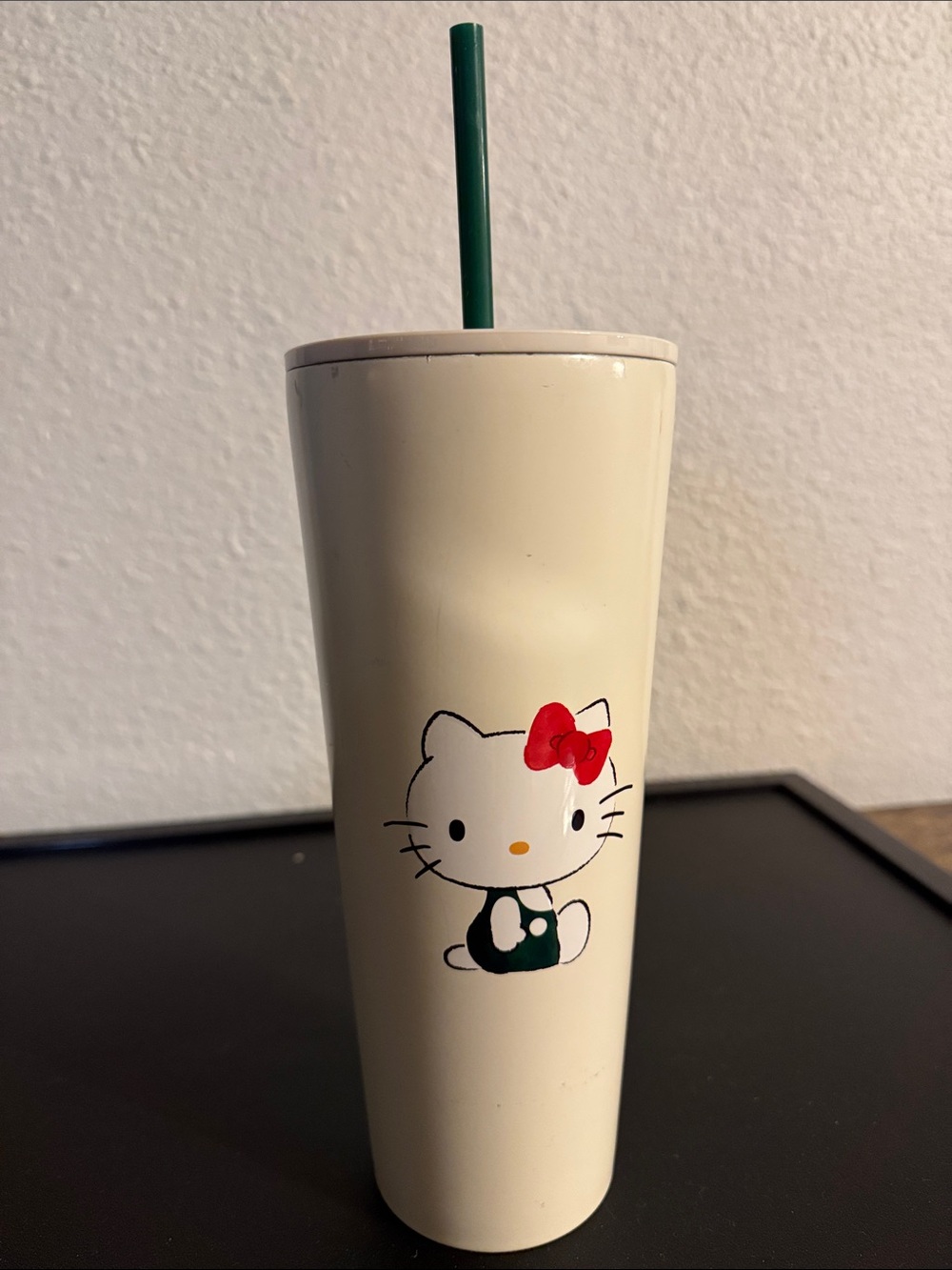 Hello Kitty x Starbucks tumbler 26 oz.